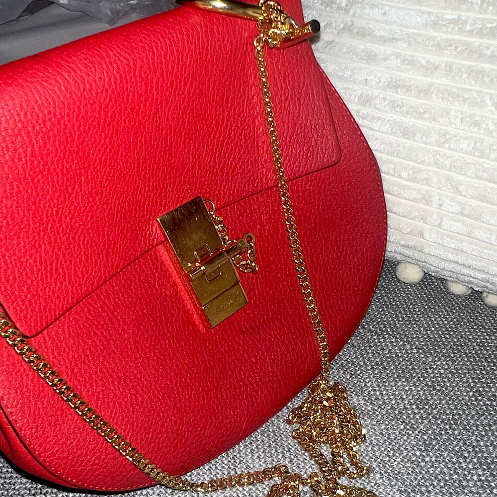 **SOLD**CHLOE
Grained Lambskin Medium Drew Shoulder Bag Red very good condition